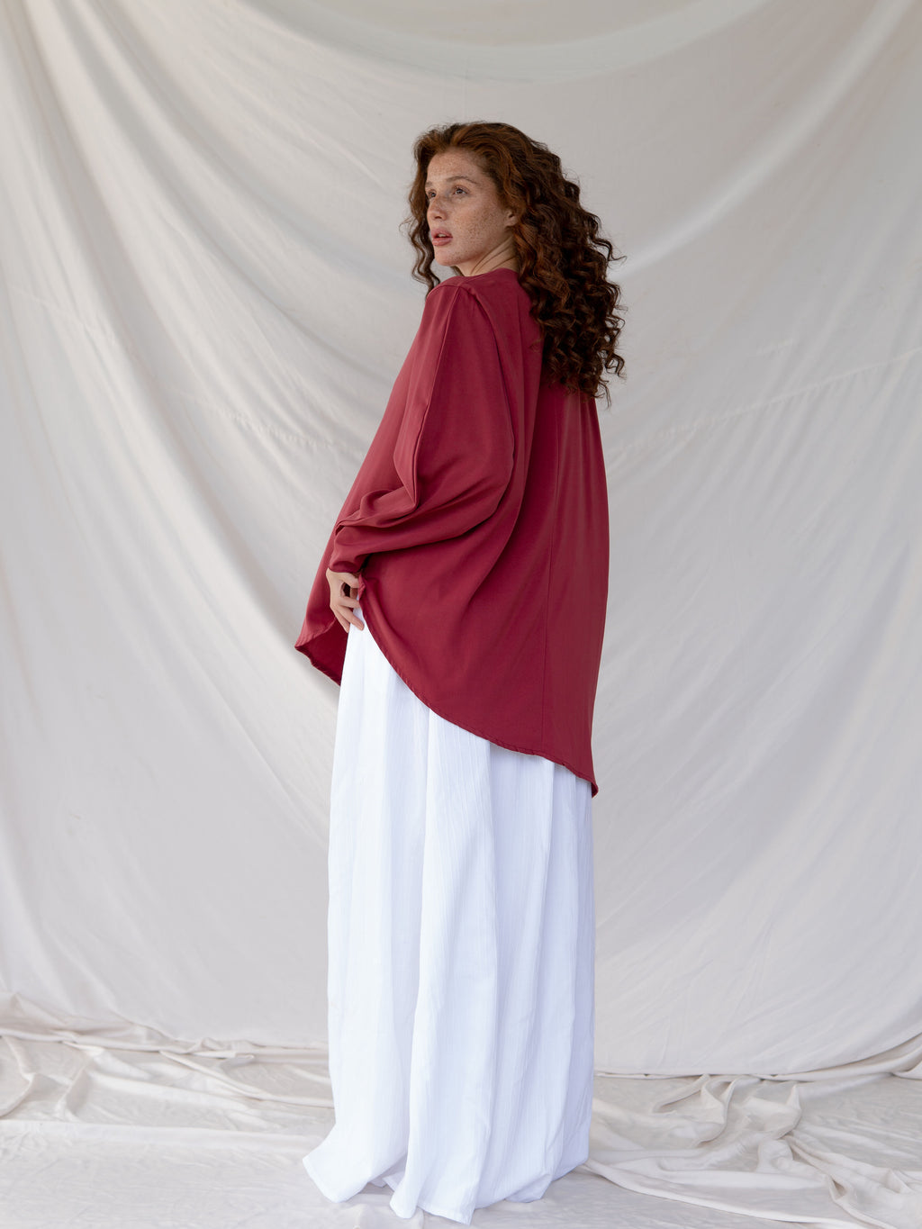 Haut Asymétrique en Crêpe – Manches Balloon