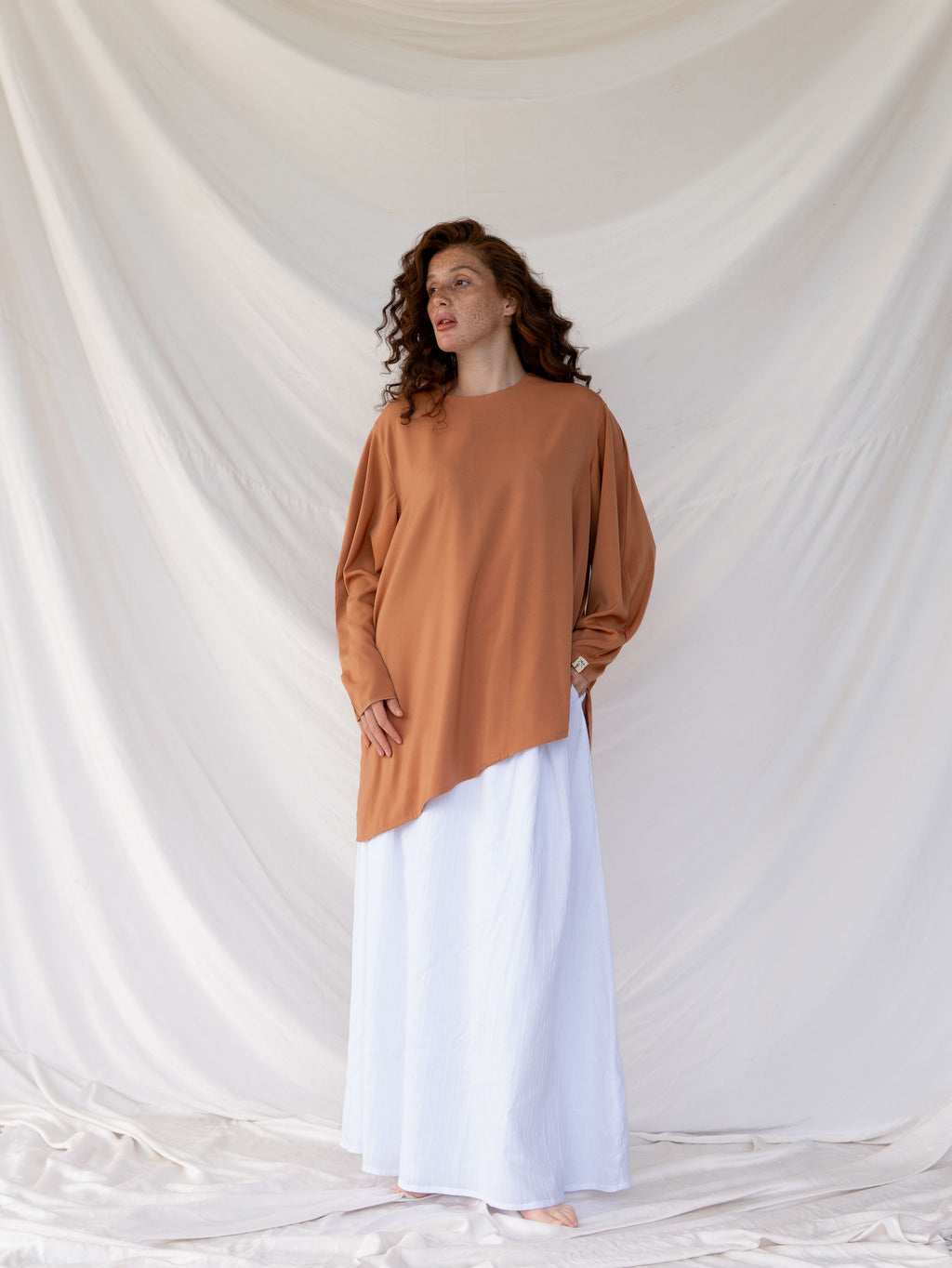 Haut Asymétrique en Crêpe – Manches Balloon