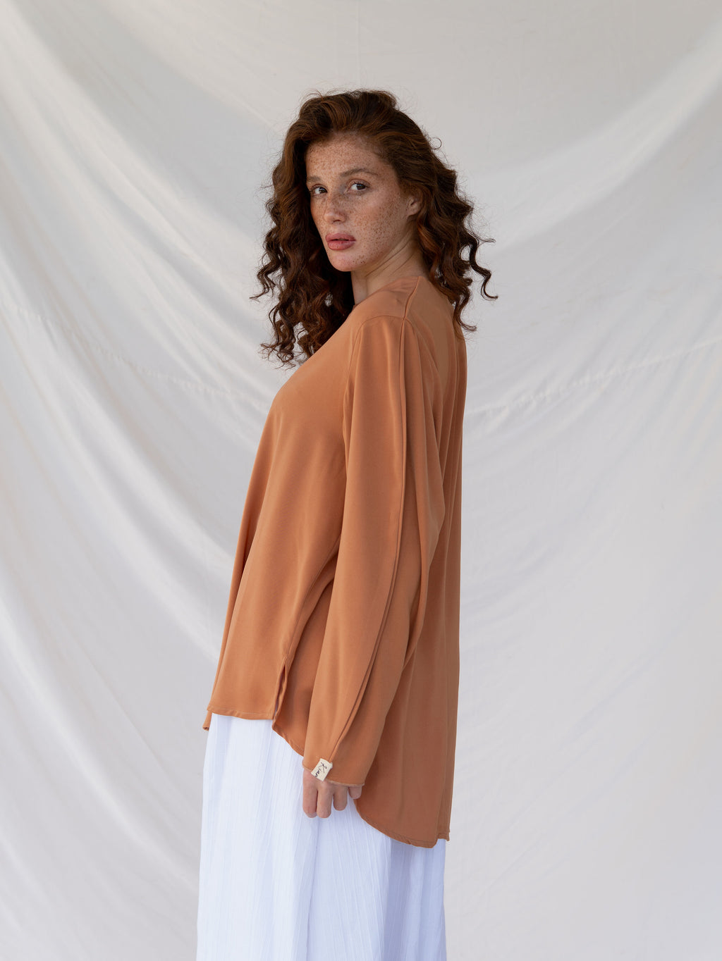 Haut Asymétrique en Crêpe – Manches Balloon