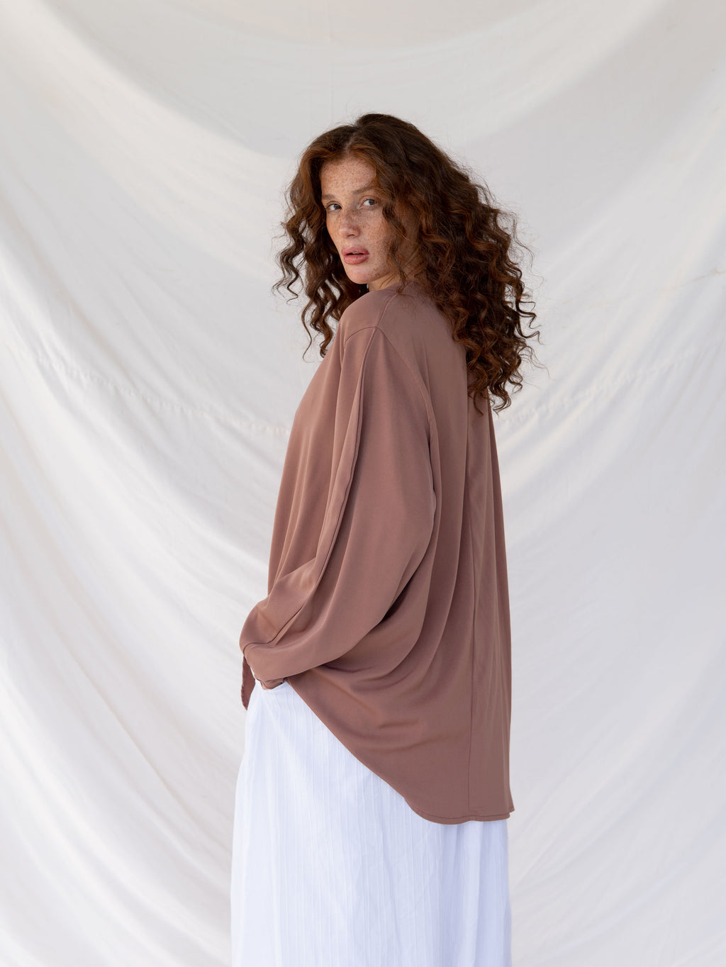 Haut Asymétrique en Crêpe – Manches Balloon