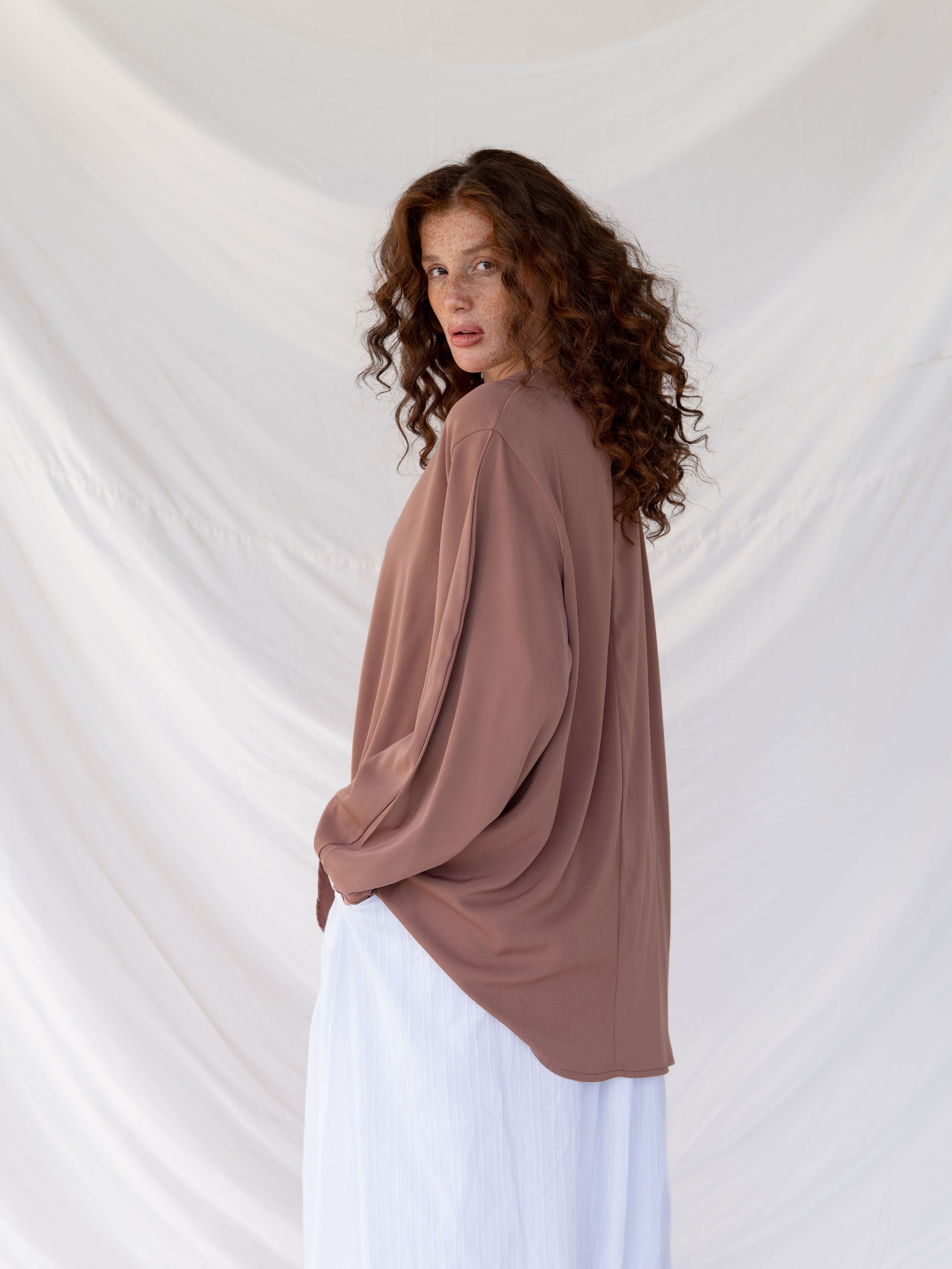 Haut Asymétrique en Crêpe – Manches Balloon