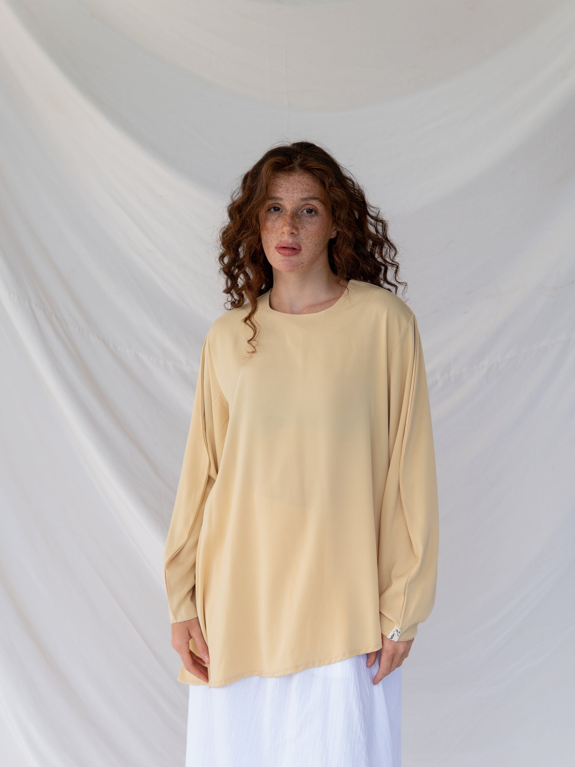 Haut Asymétrique en Crêpe – Manches Balloon