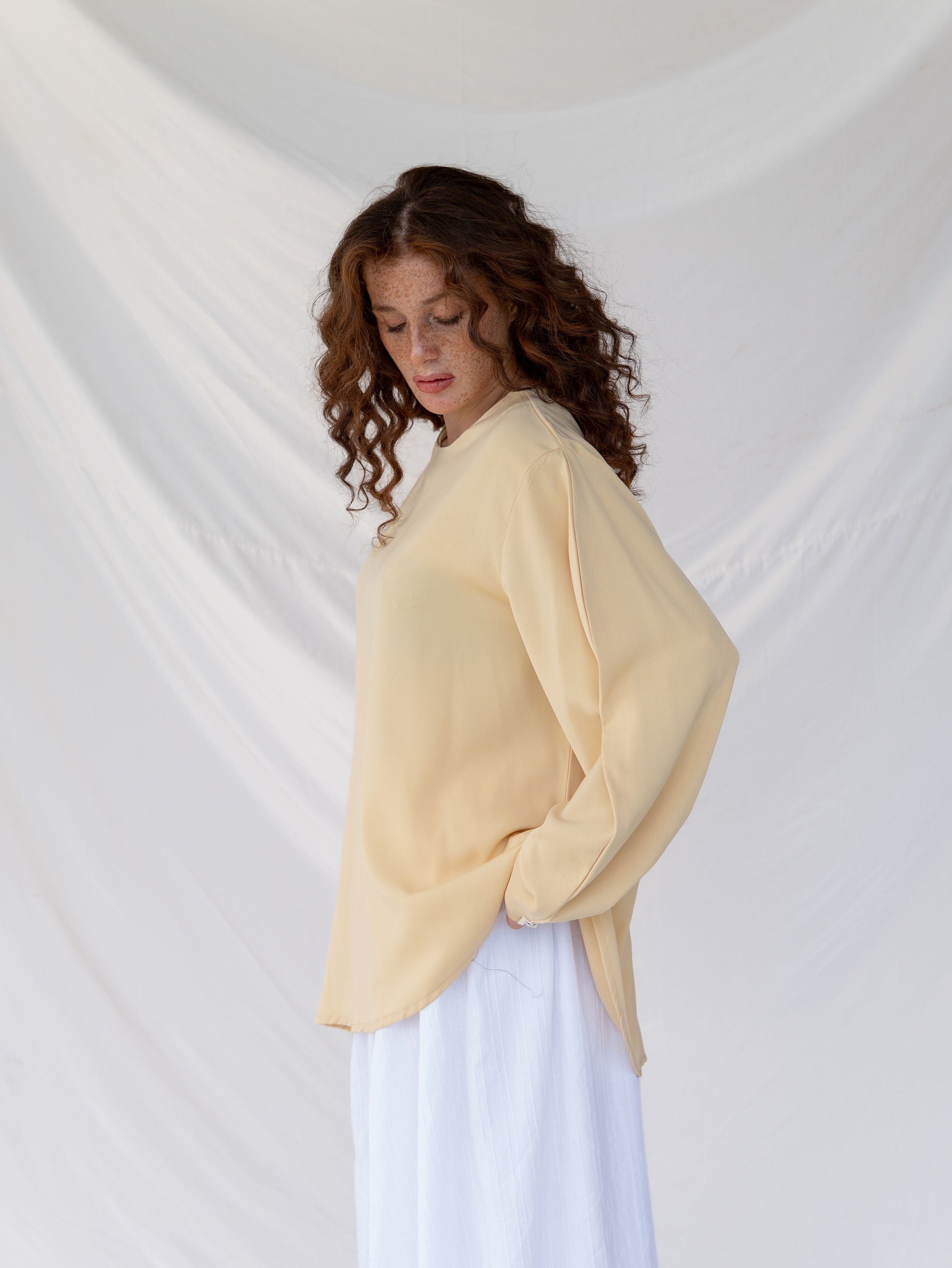 Haut Asymétrique en Crêpe – Manches Balloon