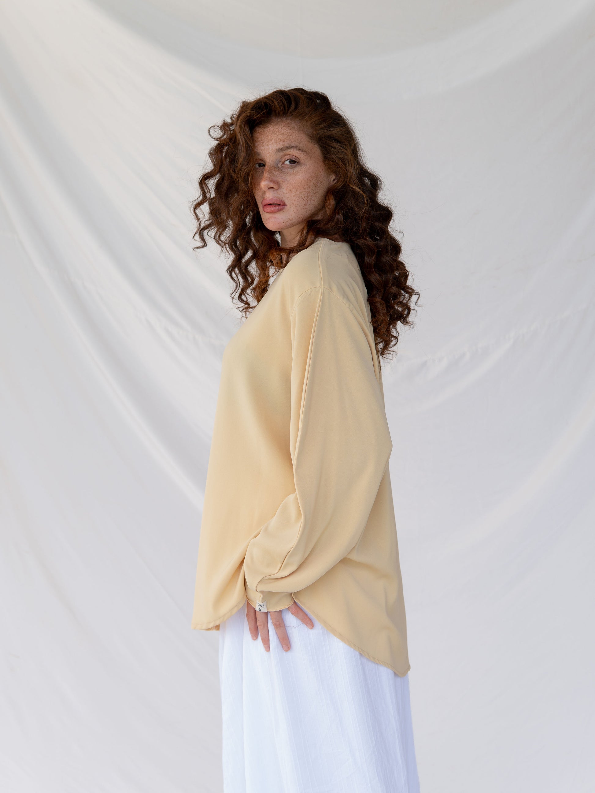 Haut Asymétrique en Crêpe – Manches Balloon