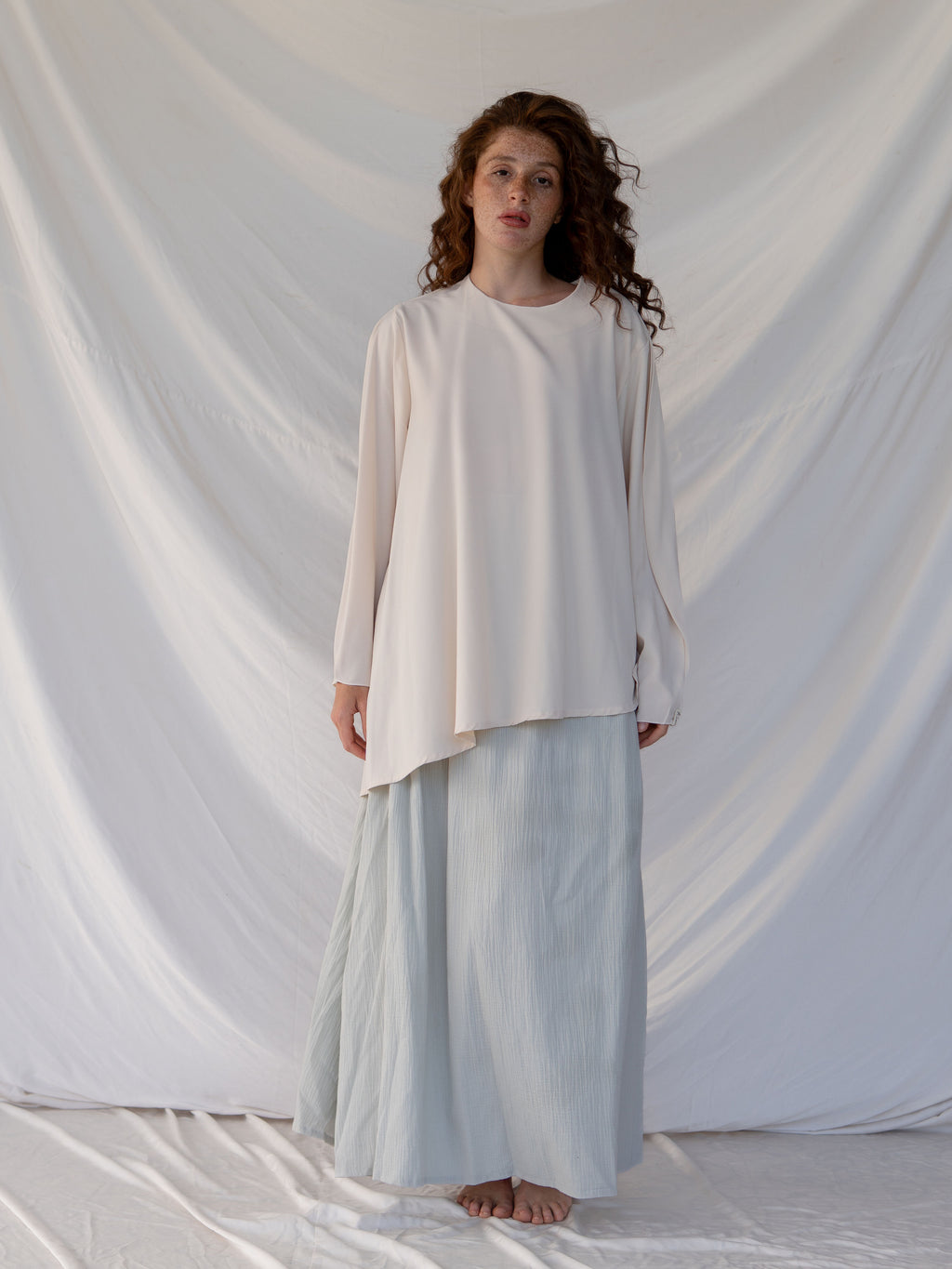Haut Asymétrique en Crêpe – Manches Balloon