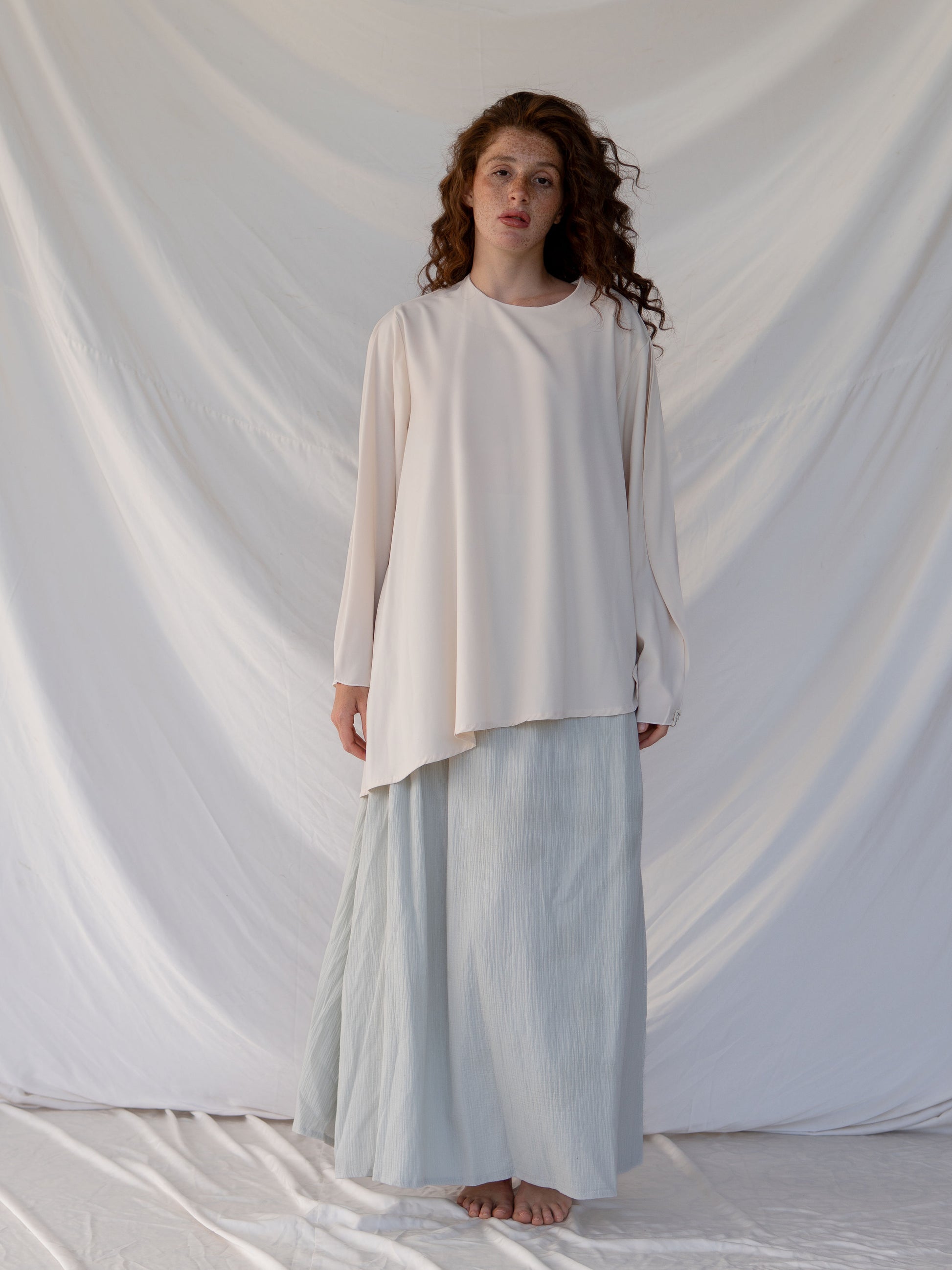 Haut Asymétrique en Crêpe – Manches Balloon