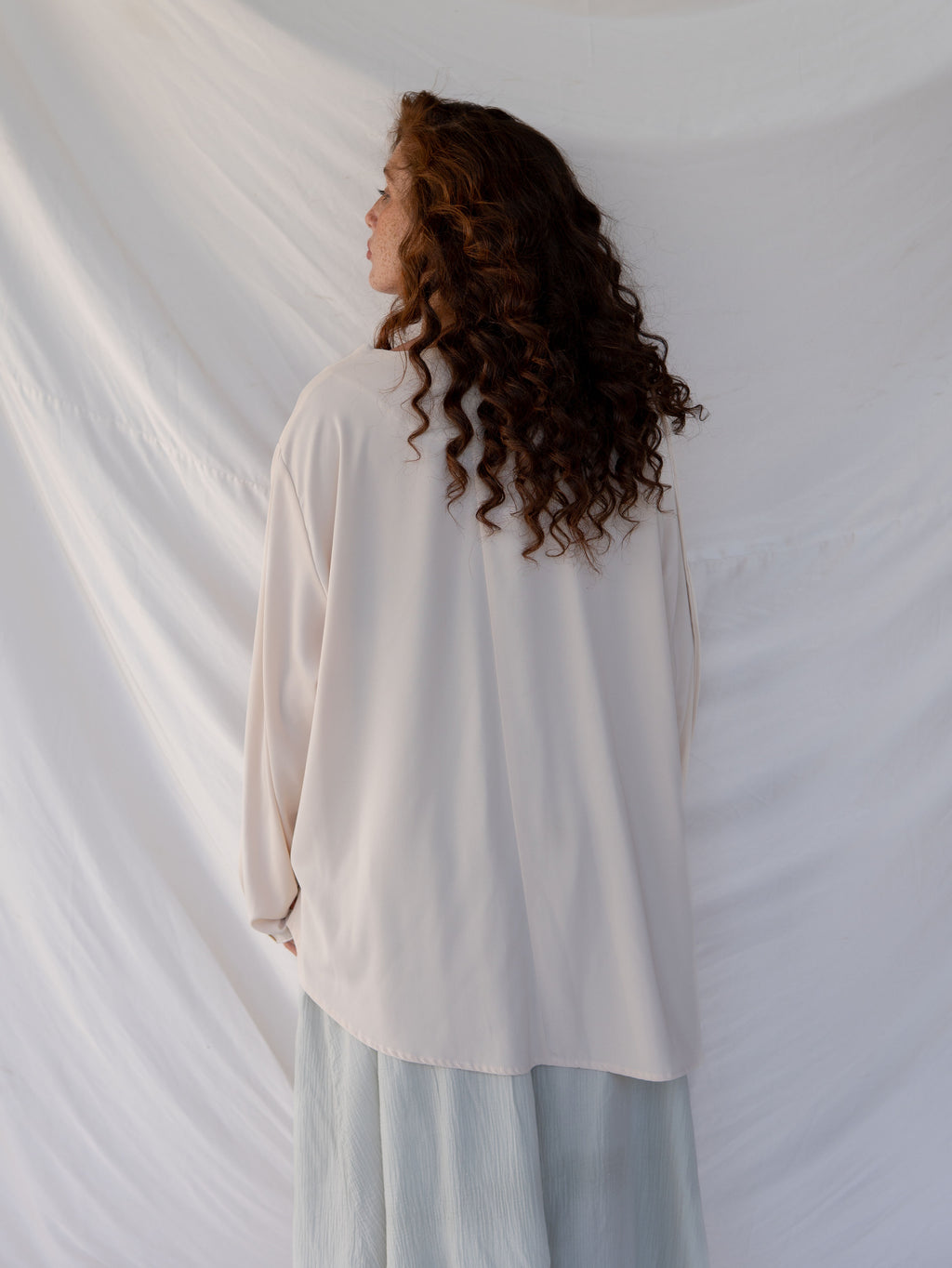 Haut Asymétrique en Crêpe – Manches Balloon